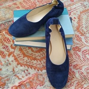 EVERLANE Suede Navy Day Glove Flat